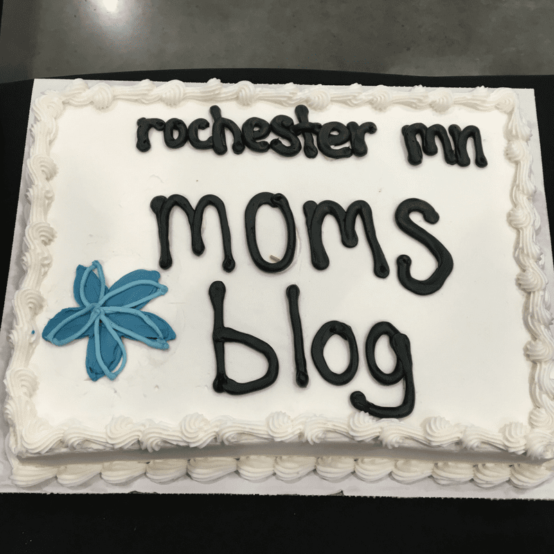 Costco Mom Hour Event Recap | Rochester MN Moms Blog costco, costco favorites, costco mom hour, city moms blog network, organic food, bulk food, bulk organic foods, bulk warehouses, kid snacks, organic food costco, rochester mn, roch mn, rochester, minnesota