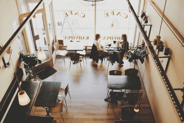 women at cafe