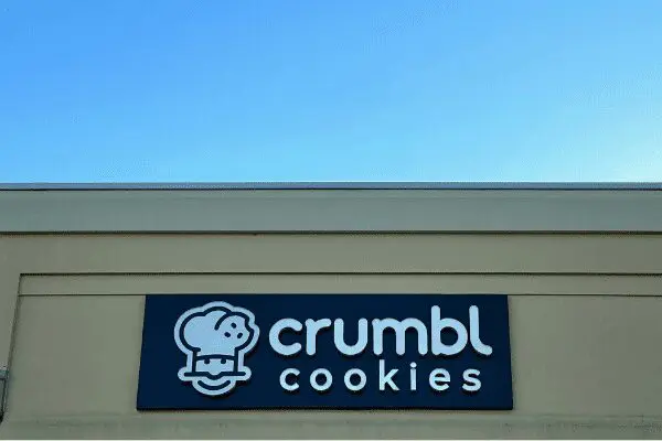 crumbl cookies