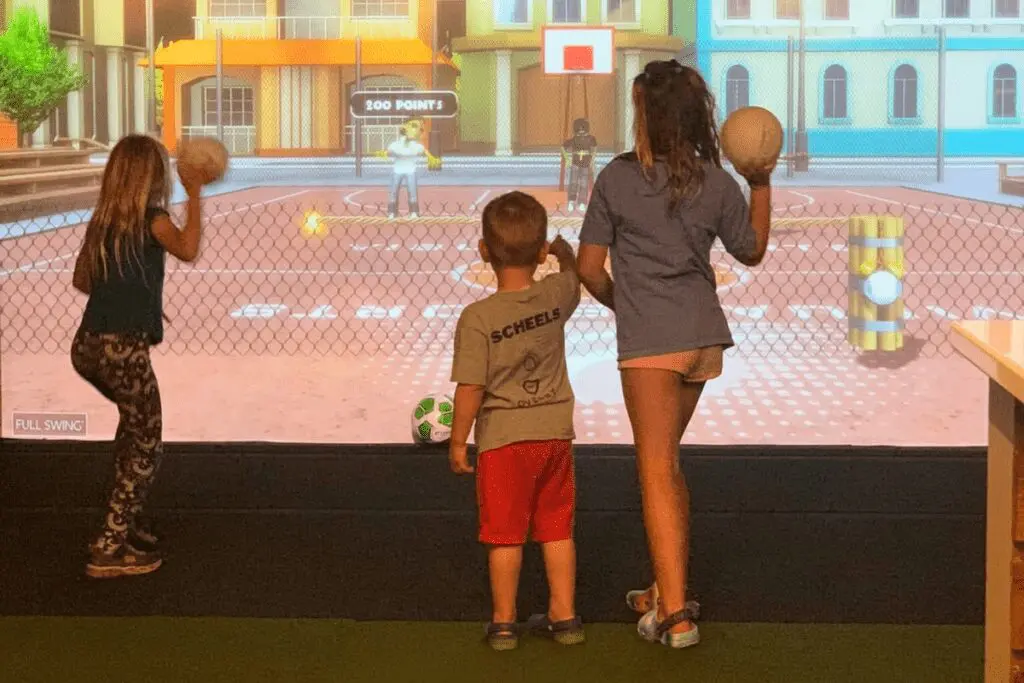 Kids playing a game at Chip Shots in Rochester, MN