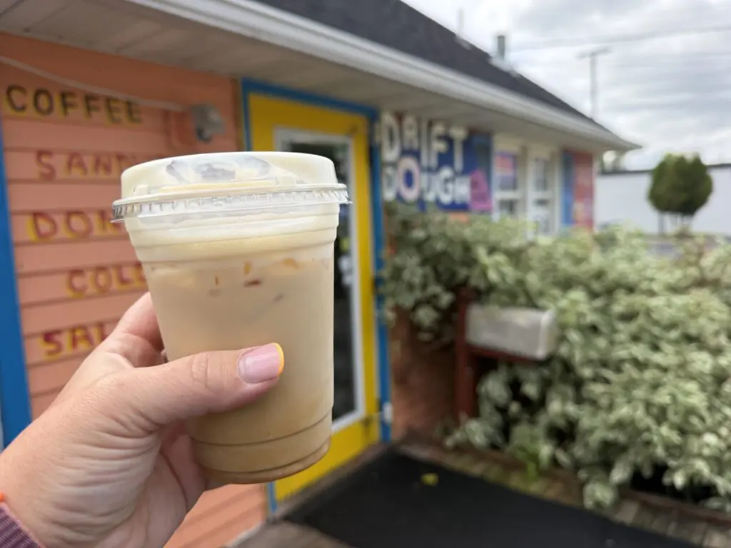 fall inspired coffee shop drinks