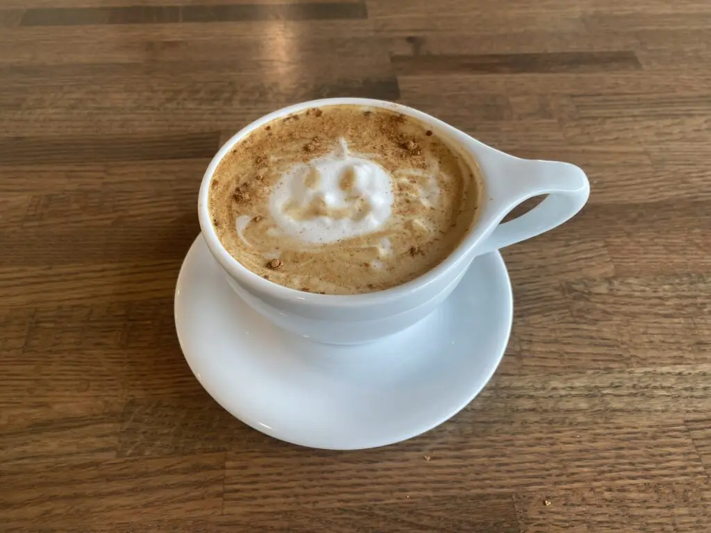 fall inspired coffee shop drinks
